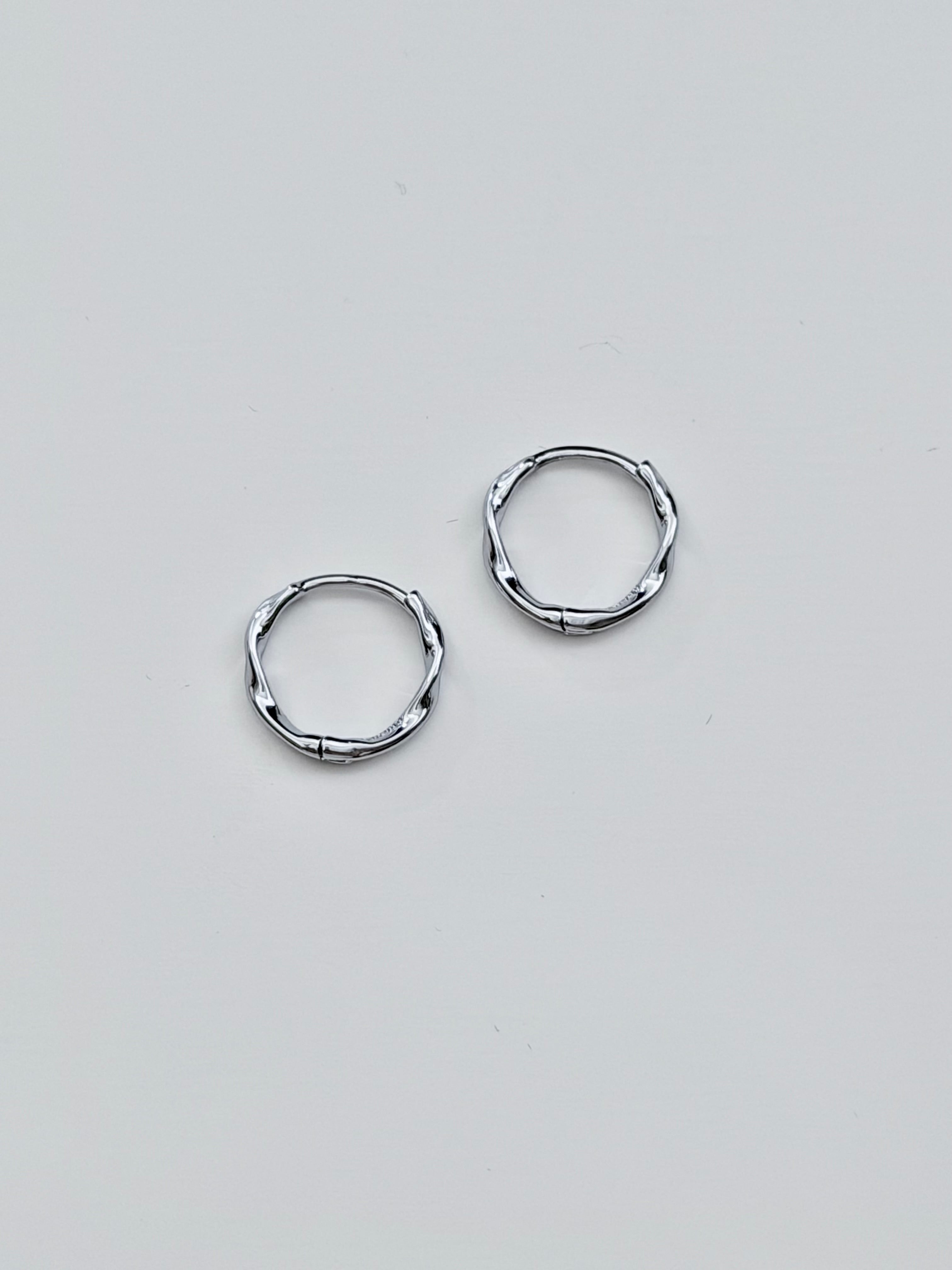 Twist Round Earring