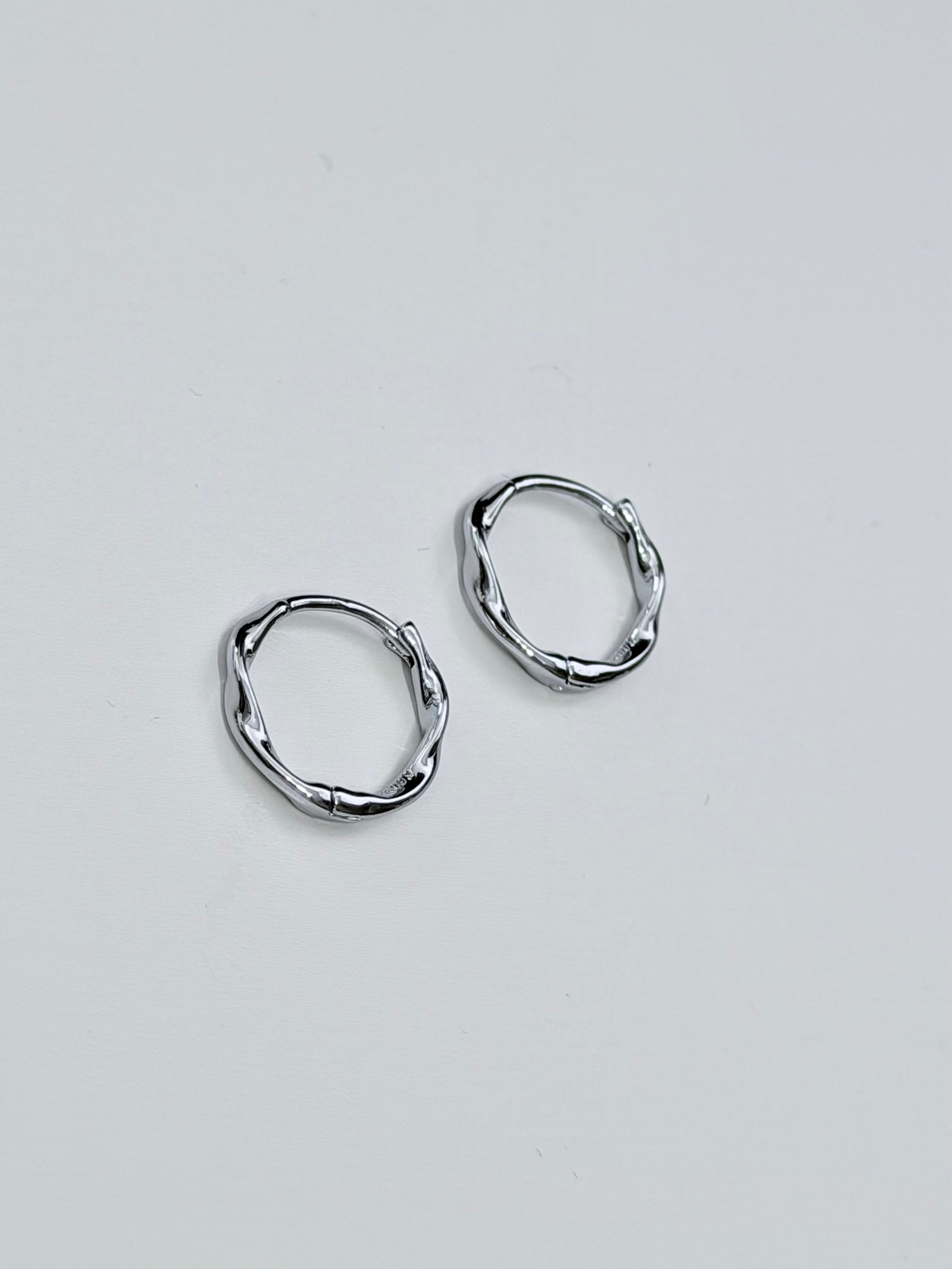 Twist Round Earring