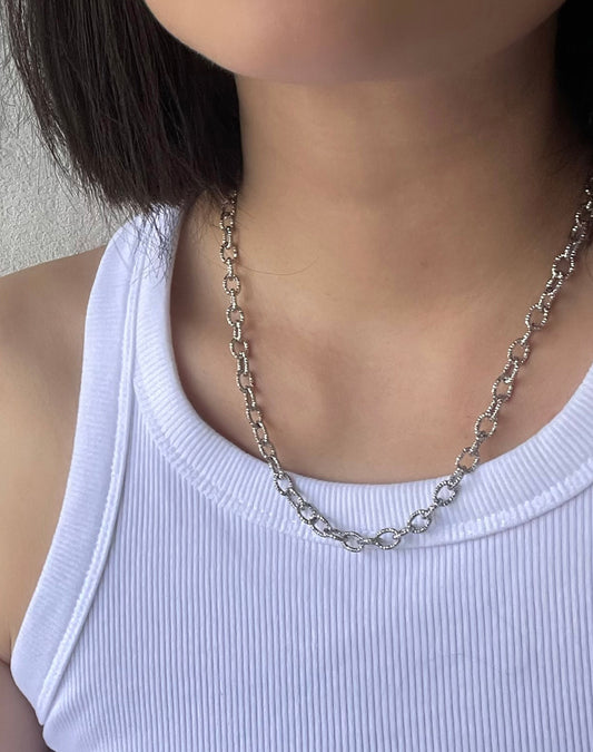 Rosette Chain Silver Necklace