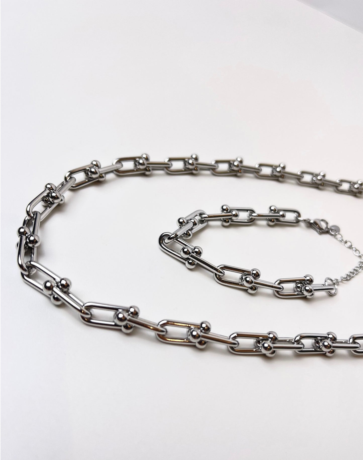 U Choker Silver Necklace
